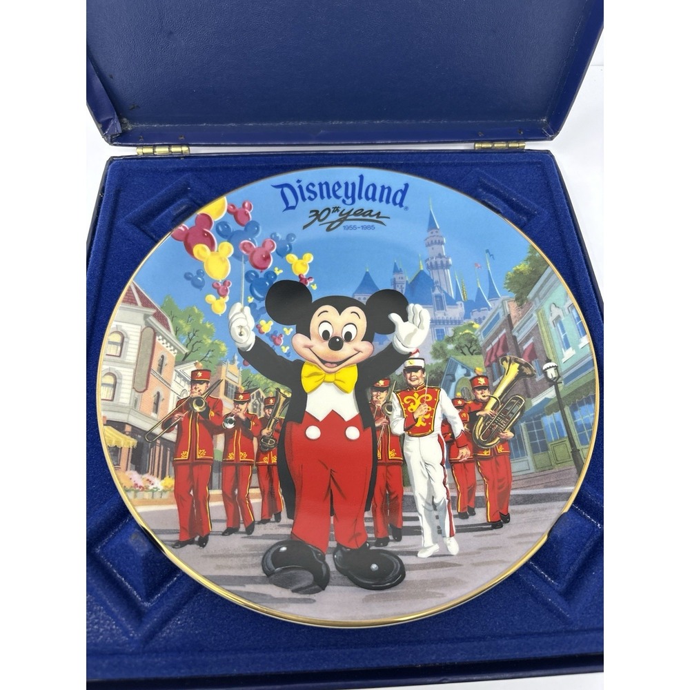 Vintage Disneyland 30th Anniversary 1985 Mickey Mouse Collector Plate Case